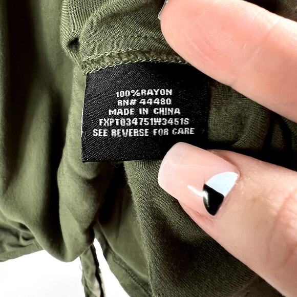 Tinsel Green Short Sleeve, Collared, Button Down Blouse Size 2X - Picture 5 of 7